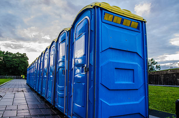 Best VIP or Luxury Restroom Trailers  in Maury, NC